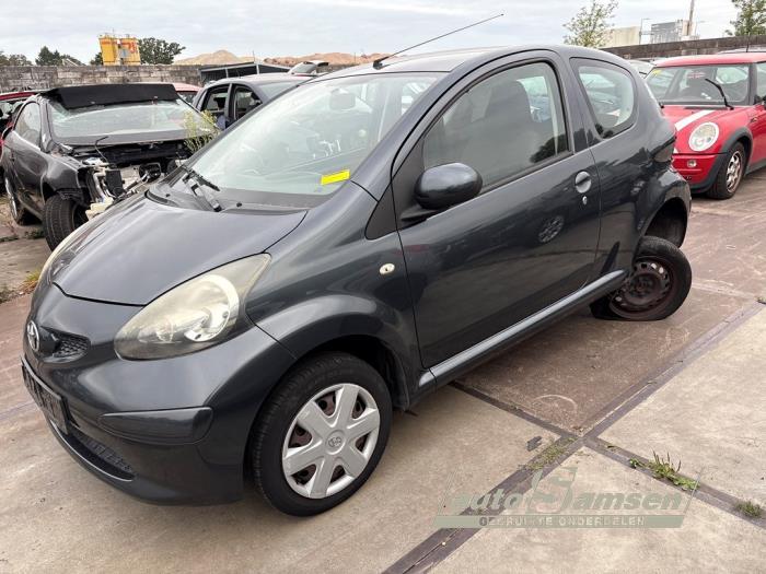 Toyota Aygo 1.0 12V VVT-i Sloopvoertuig (2008, Grijs)