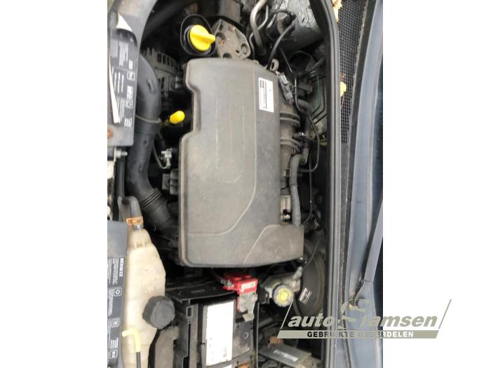 Renault Clio III 1.2 16V 75 Skrotfordon (2006, GRIJS)