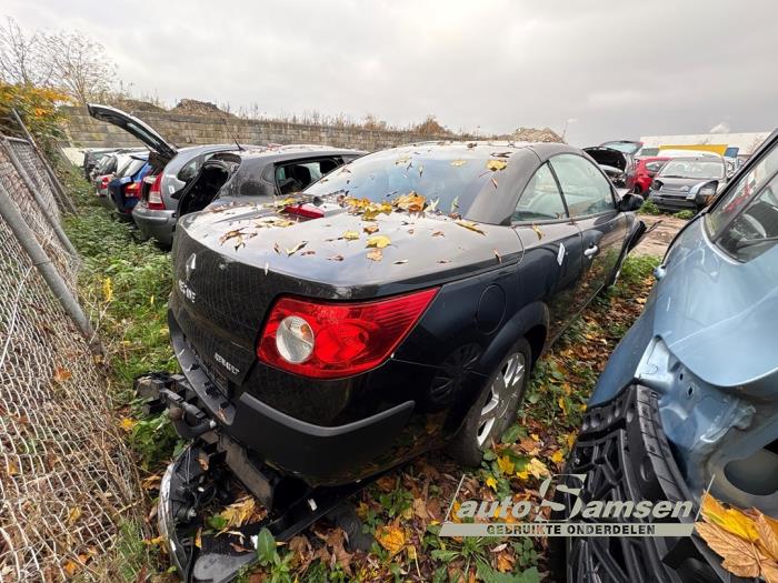 Renault Megane II CC 1.6 16V Skrotfordon (2007, ZWART)