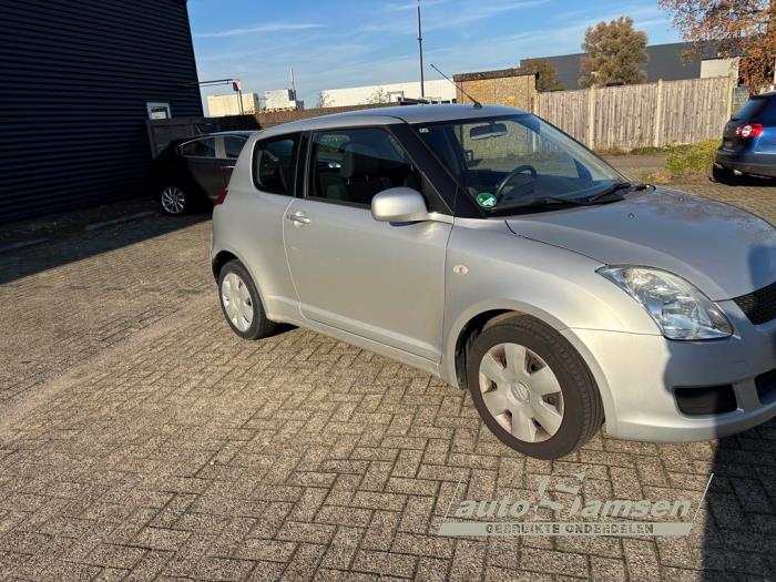 Suzuki Swift 1.3 VVT 16V Skadat fordon (2008, GRIJS)