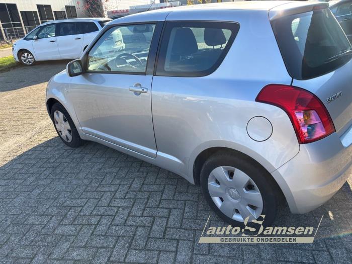 Suzuki Swift 1.3 VVT 16V Skadat fordon (2008, GRIJS)