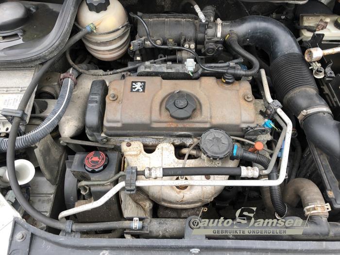 Peugeot 206 SW 1.4 Skrotfordon (2002, GRIJS)