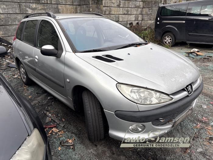 Peugeot 206 SW 1.4 Skrotfordon (2002, GRIJS)