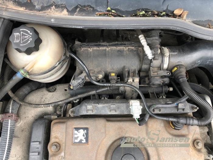 Peugeot 206 SW 1.4 Skrotfordon (2002, GRIJS)