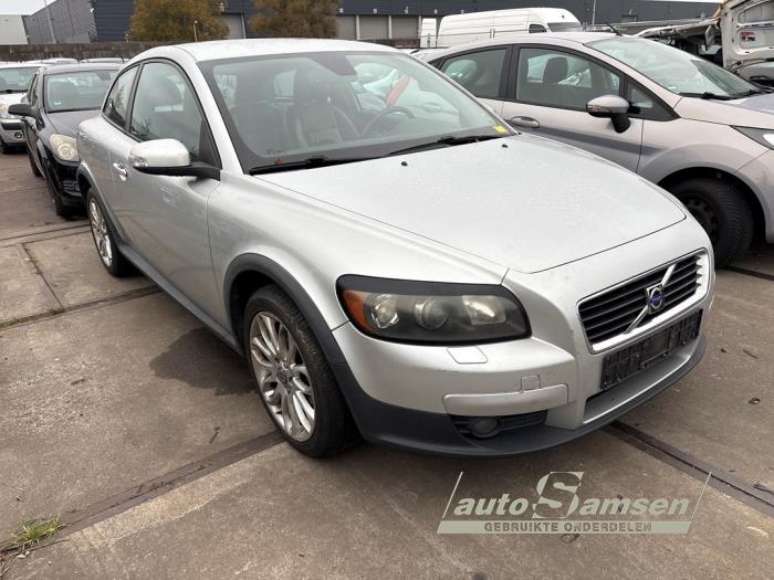 Volvo C30 2.0 D 16V Skrotfordon (2007, GRIJS)