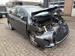 Toyota Yaris III 1.0 12V VVT-i  (Skrot)