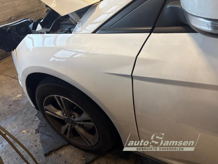 Ford Focus 3 Wagon 1.0 Ti-VCT EcoBoost 12V 125 Sloopvoertuig (2014, Wit)