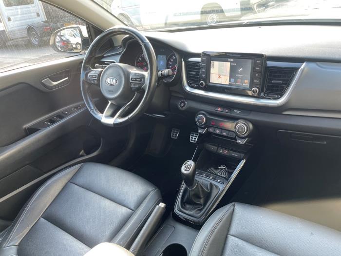 Kia Stonic 1.0i T-GDi 12V Skadat fordon (2018, WIT)