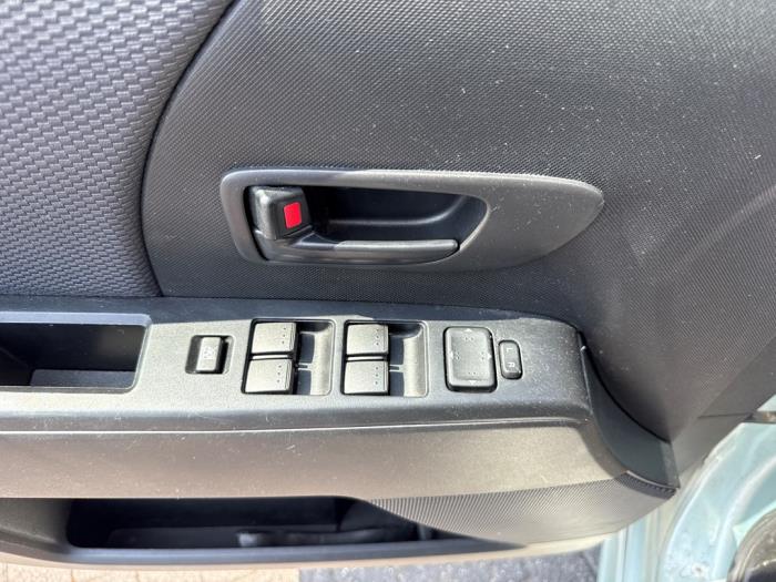 Mazda 5 1.8i 16V Schadevoertuig (2005, Grijs)