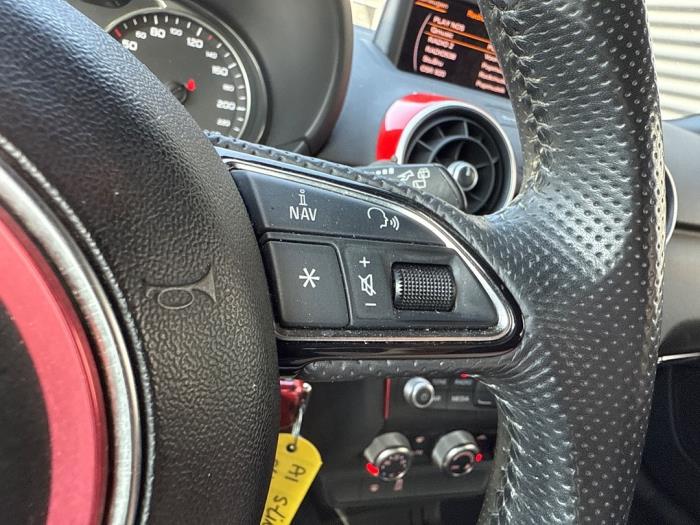 Audi A1 Sportback 1.2 TFSI Skadat fordon (2012, ROOD)