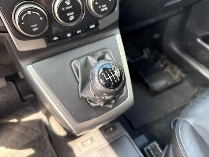 Mazda 5 2.0i 16V Schadevoertuig (2009, Zwart)