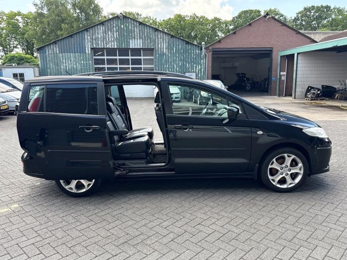 Mazda 5 2.0i 16V Schadevoertuig (2009, Zwart)