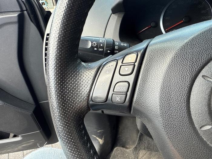 Mazda 5 2.0i 16V Schadevoertuig (2009, Zwart)