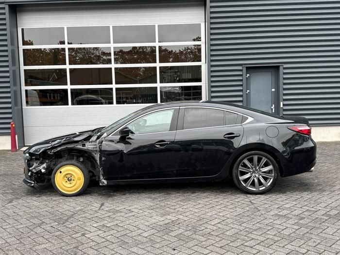Mazda 6 2.0 SkyActiv-G 165 16V Schadevoertuig (2022, Zwart)