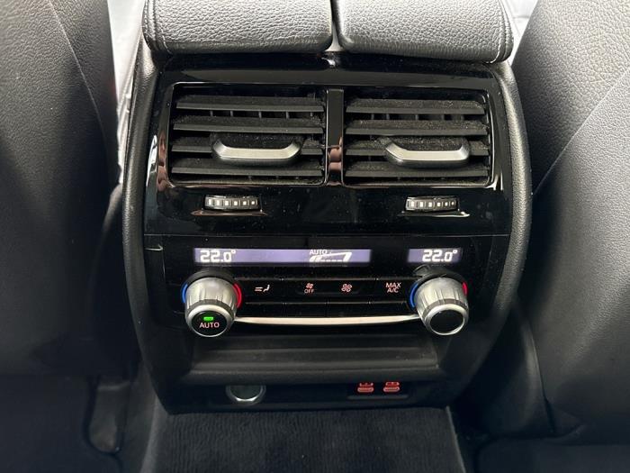 BMW 5 serie Touring 530e xDrive 2.0 Turbo 16V Schadevoertuig (2021)