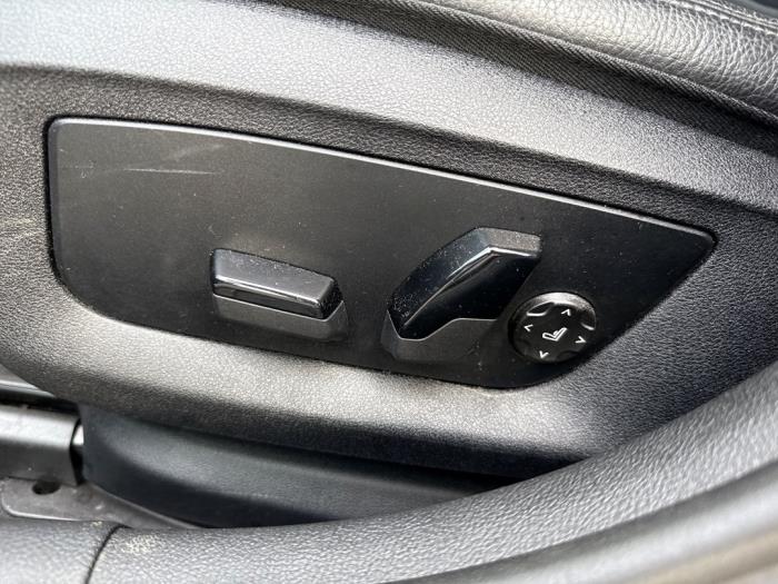 BMW 5 serie Touring 530e xDrive 2.0 Turbo 16V Schadevoertuig (2021)