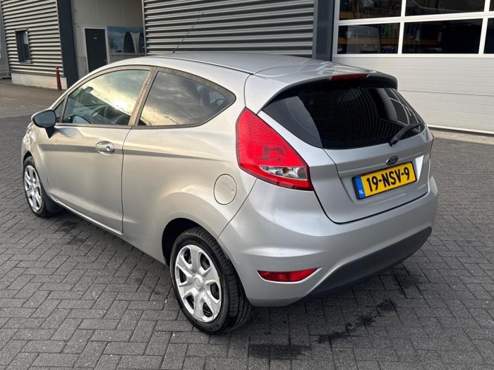 Ford Fiesta 6 1.25 16V Schadevoertuig (2010, Grijs)
