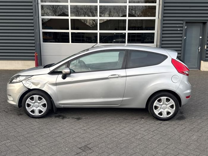 Ford Fiesta 6 1.25 16V Schadevoertuig (2010, Grijs)
