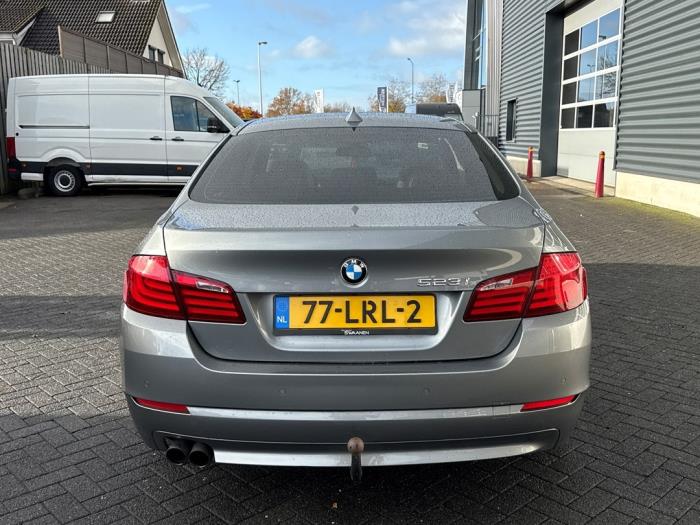 BMW 5 serie 523i 24V Schadevoertuig (2010, Grijs)
