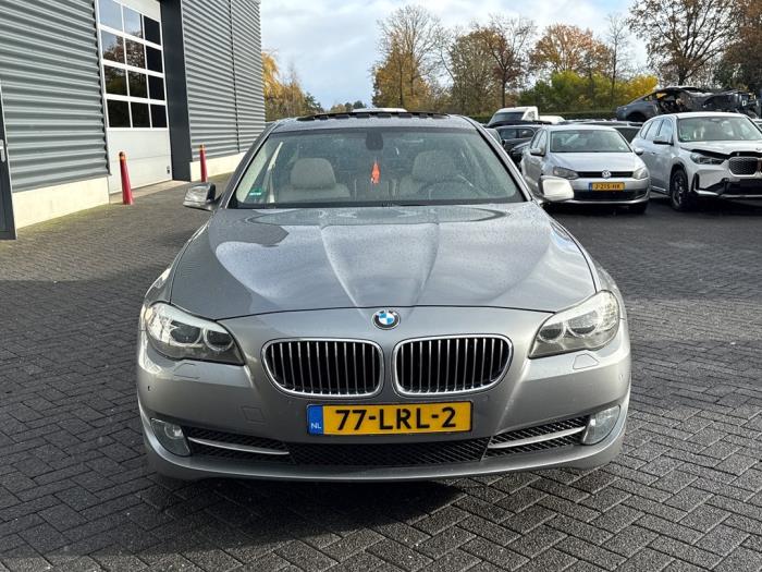 BMW 5 serie 523i 24V Schadevoertuig (2010, Grijs)