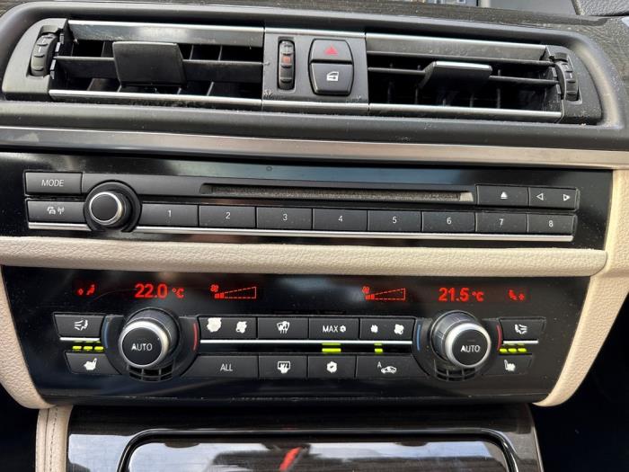 BMW 5 serie 523i 24V Schadevoertuig (2010, Grijs)