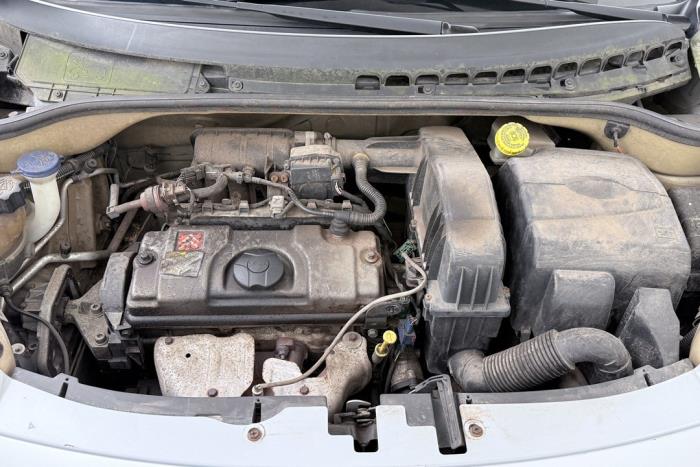 Citroen C3 1.4 Schadevoertuig (2003, Grijs)