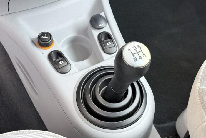 Citroen C3 1.4 Schadevoertuig (2003, Grijs)