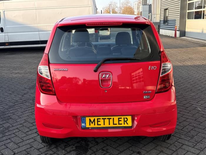 Hyundai i10 1.0i 12V Schadevoertuig (2013, Rood)