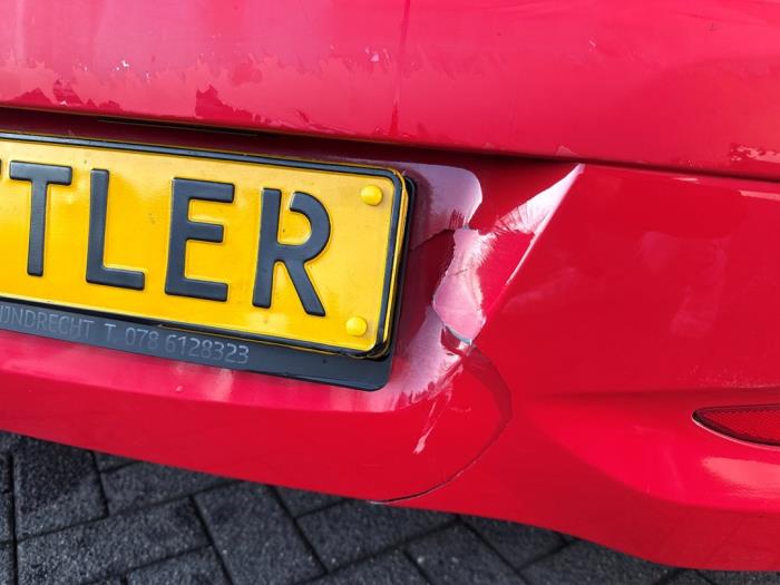 Hyundai i10 1.0i 12V Schadevoertuig (2013, Rood)