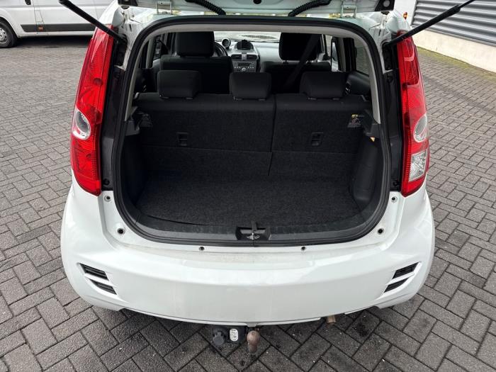 Suzuki Splash 1.0 12V Schadevoertuig (2013, Wit)