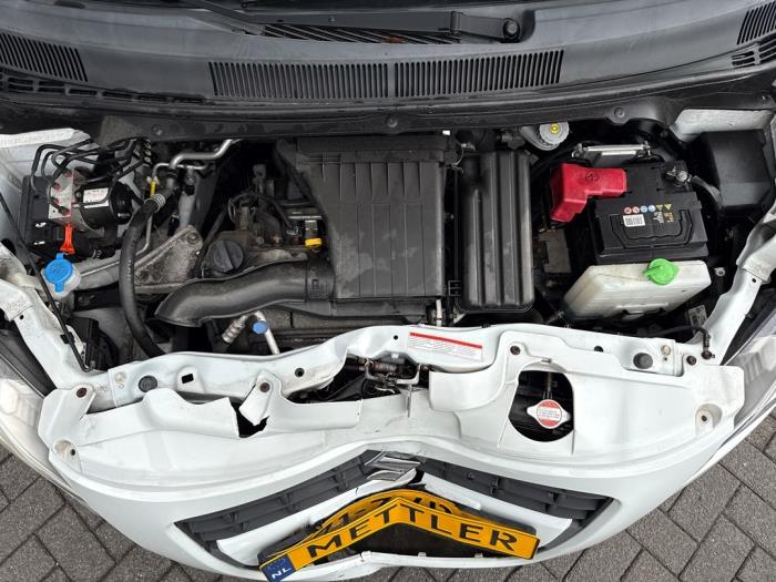 Suzuki Splash 1.0 12V Schadevoertuig (2013, Wit)