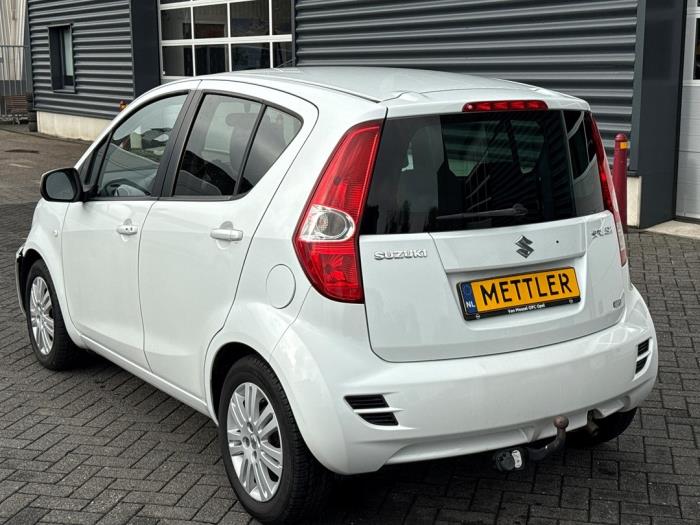 Suzuki Splash 1.0 12V Schadevoertuig (2013, Wit)