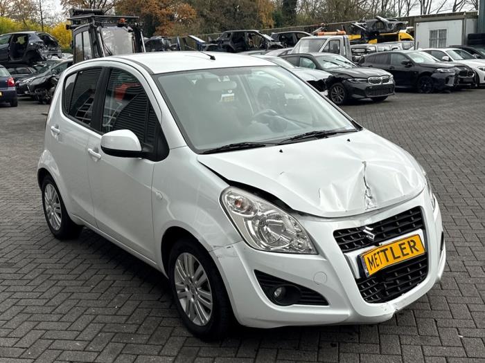 Suzuki Splash 1.0 12V Schadevoertuig (2013, Wit)