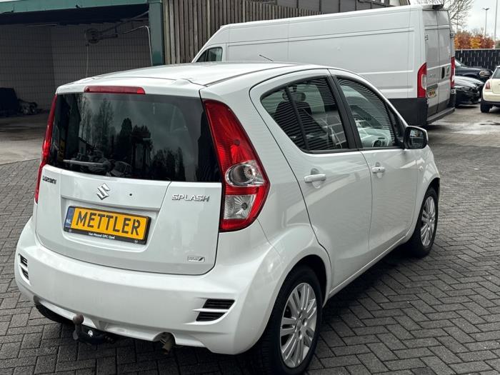 Suzuki Splash 1.0 12V Schadevoertuig (2013, Wit)