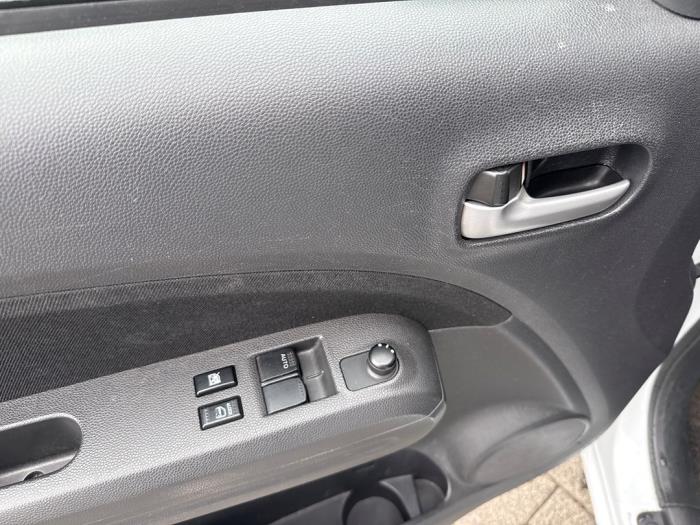 Suzuki Splash 1.0 12V Schadevoertuig (2013, Wit)