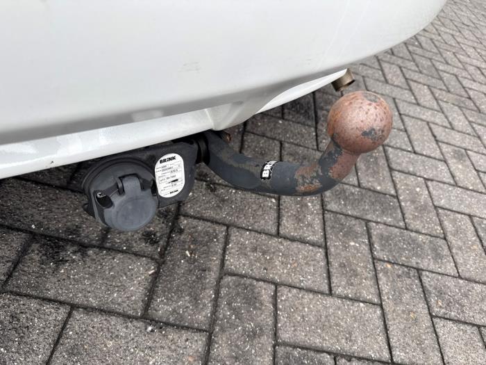 Suzuki Splash 1.0 12V Schadevoertuig (2013, Wit)