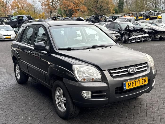 Kia Sportage 2.0 CVVT 16V 4x2 Skadat fordon (2006, ZWART)