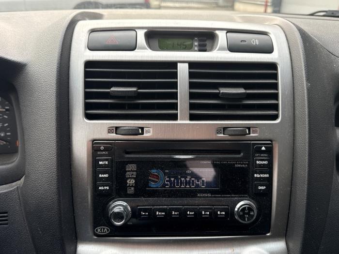 Kia Sportage 2.0 CVVT 16V 4x2 Skadat fordon (2006, ZWART)