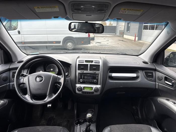 Kia Sportage 2.0 CVVT 16V 4x2 Skadat fordon (2006, ZWART)