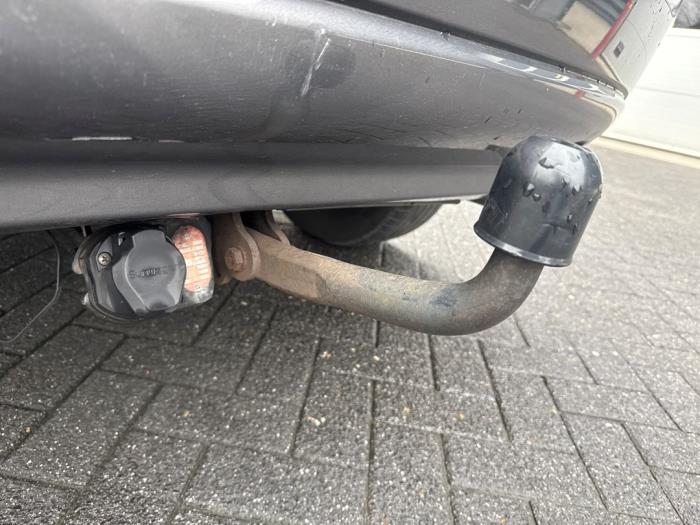 Kia Sportage 2.0 CVVT 16V 4x2 Skadat fordon (2006, ZWART)