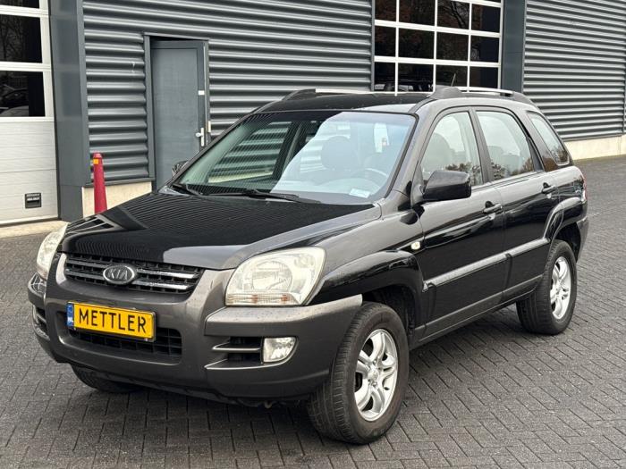 Kia Sportage 2.0 CVVT 16V 4x2 Skadat fordon (2006, ZWART)
