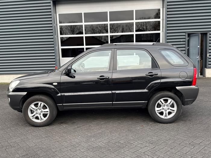 Kia Sportage 2.0 CVVT 16V 4x2 Skadat fordon (2006, ZWART)