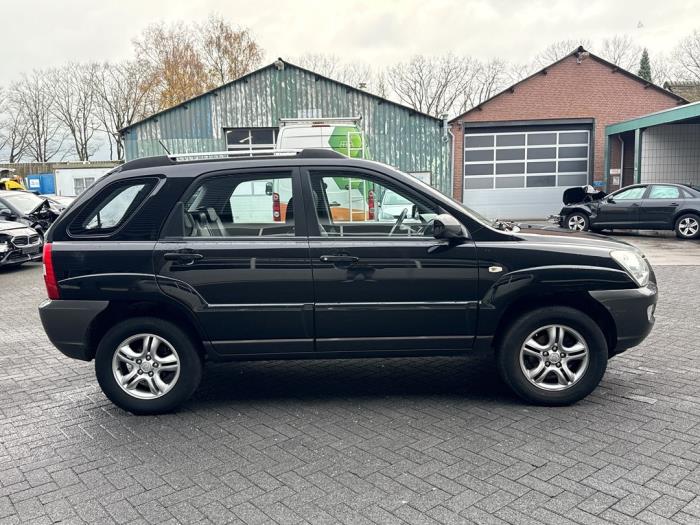 Kia Sportage 2.0 CVVT 16V 4x2 Skadat fordon (2006, ZWART)