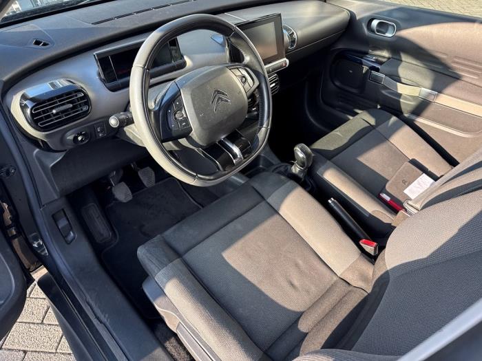 Citroen C4 Cactus 1.6 Blue Hdi 100 Schadevoertuig (2015, Zwart)