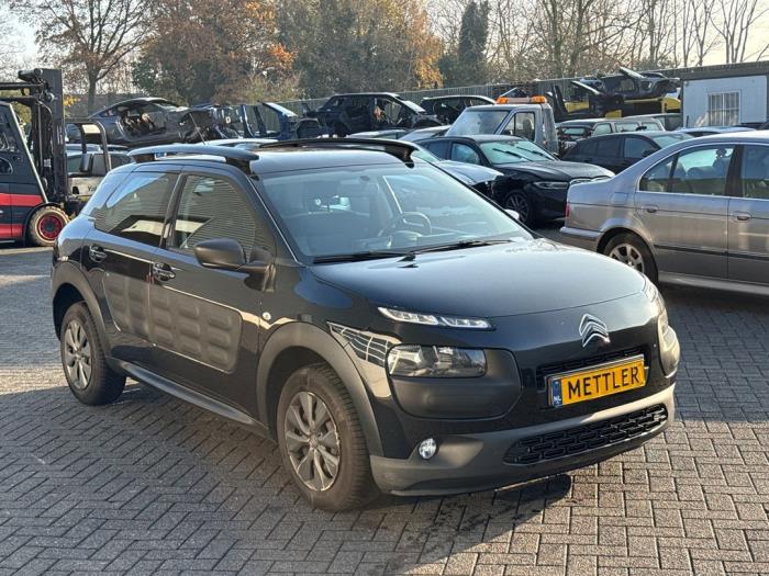 Citroen C4 Cactus 1.6 Blue Hdi 100 Schadevoertuig (2015, Zwart)