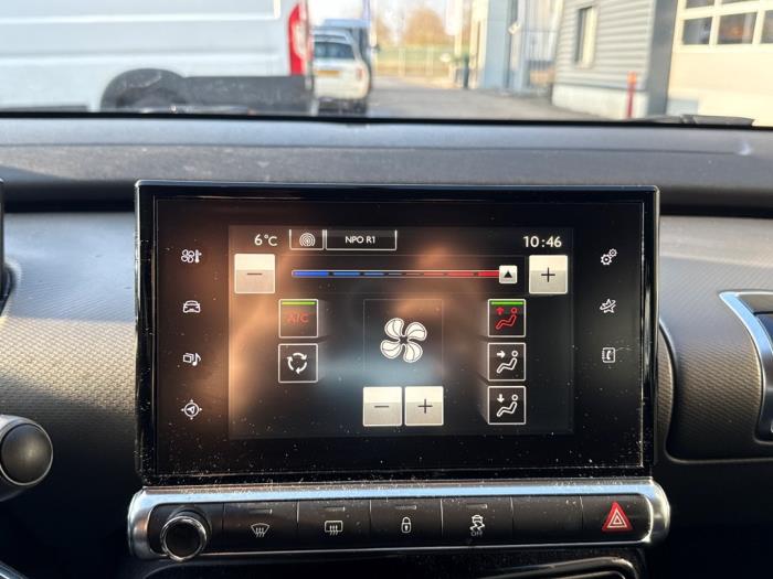 Citroen C4 Cactus 1.6 Blue Hdi 100 Schadevoertuig (2015, Zwart)