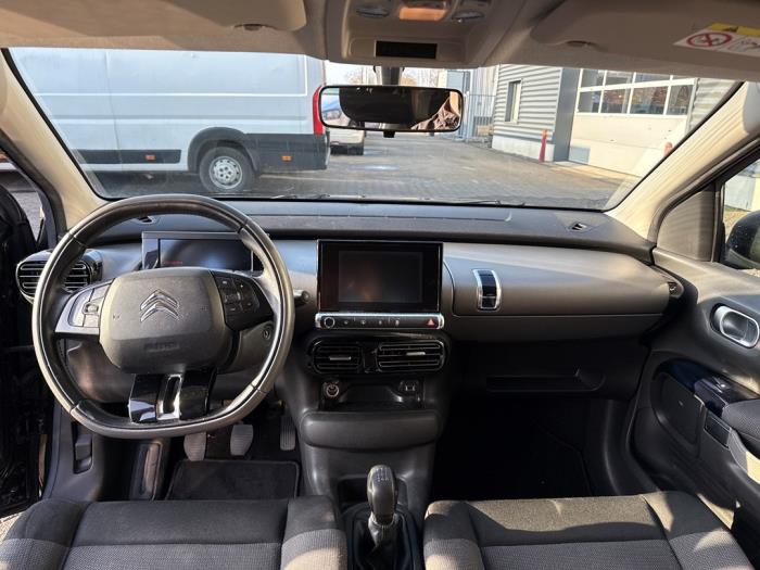 Citroen C4 Cactus 1.6 Blue Hdi 100 Schadevoertuig (2015, Zwart)