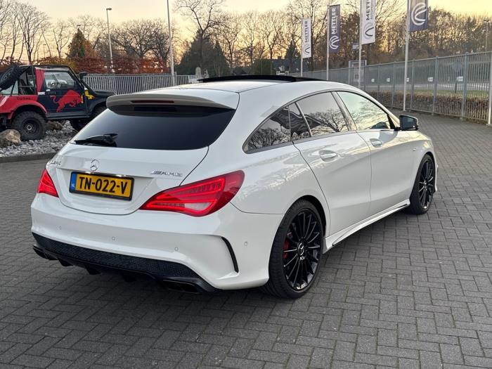 Mercedes CLA Shooting Brake AMG 2.0 CLA-45 AMG Turbo 16V Samochód uszkodzony (2015, Bialy)