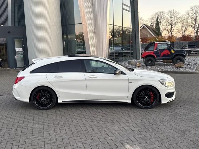 Mercedes CLA Shooting Brake AMG 2.0 CLA-45 AMG Turbo 16V Samochód uszkodzony (2015, Bialy)