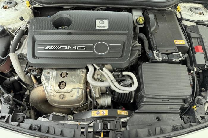 Mercedes CLA Shooting Brake AMG 2.0 CLA-45 AMG Turbo 16V Samochód uszkodzony (2015, Bialy)